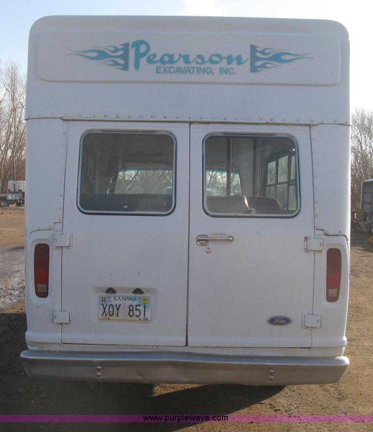 image for item I5732 1991 Ford Econoline E350 bus