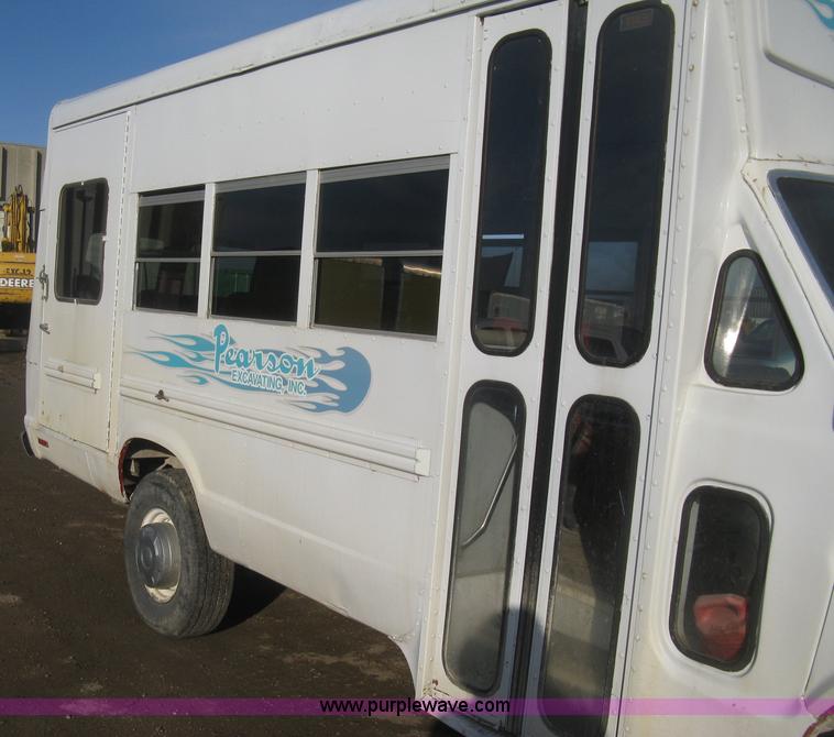 image for item I5732 1991 Ford Econoline E350 bus