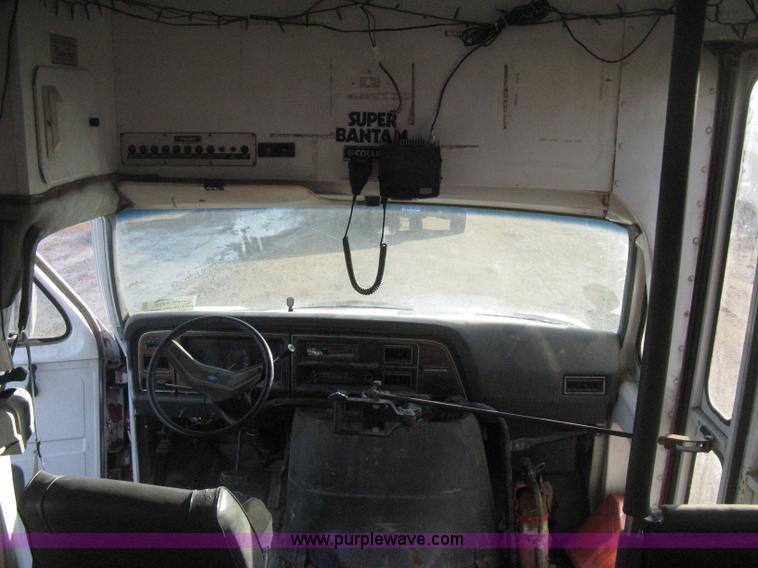 image for item I5732 1991 Ford Econoline E350 bus