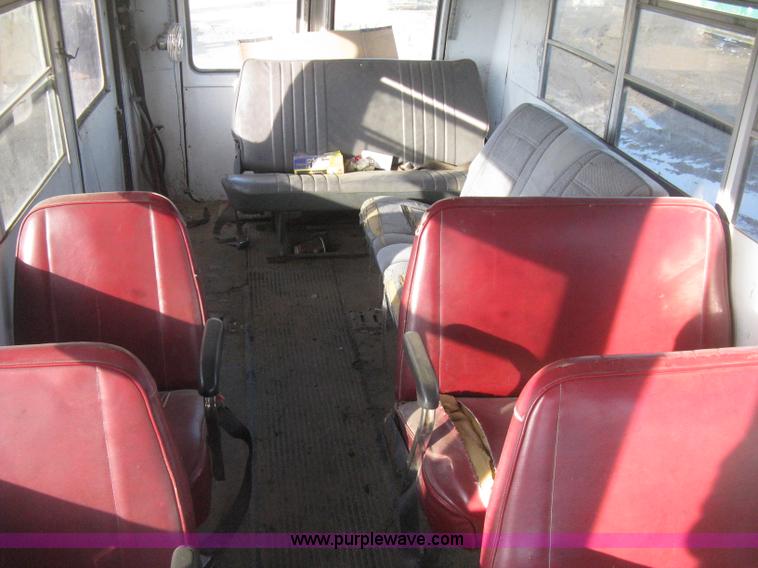 image for item I5732 1991 Ford Econoline E350 bus