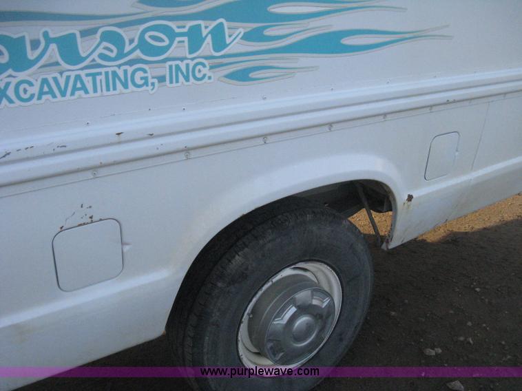 image for item I5732 1991 Ford Econoline E350 bus