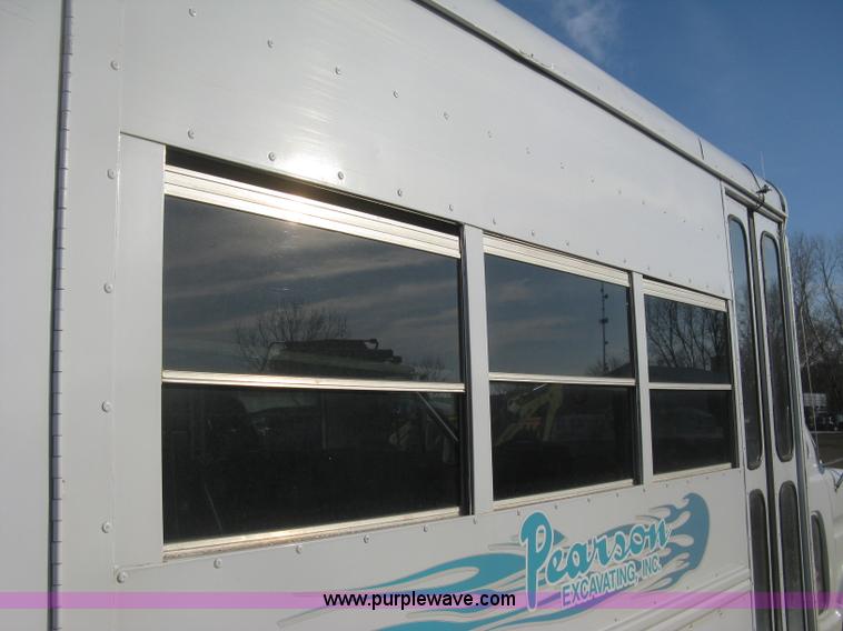 image for item I5732 1991 Ford Econoline E350 bus