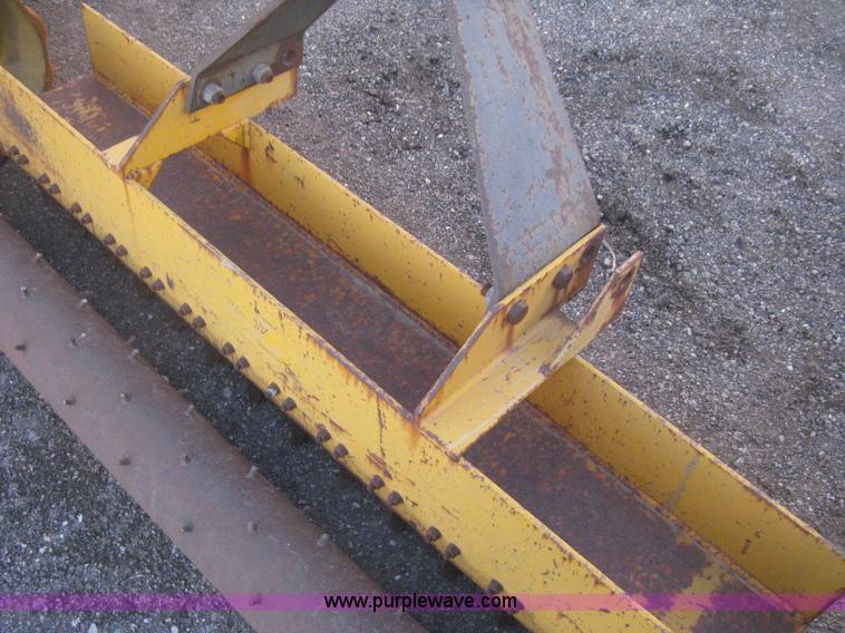 image for item I5741 Three point land level