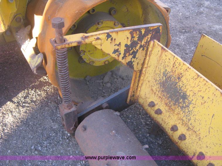 image for item I5741 Three point land level