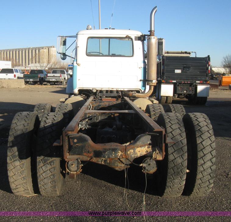 image for item I5746 1985 Mack RS688LST Value Liner cab and chassis