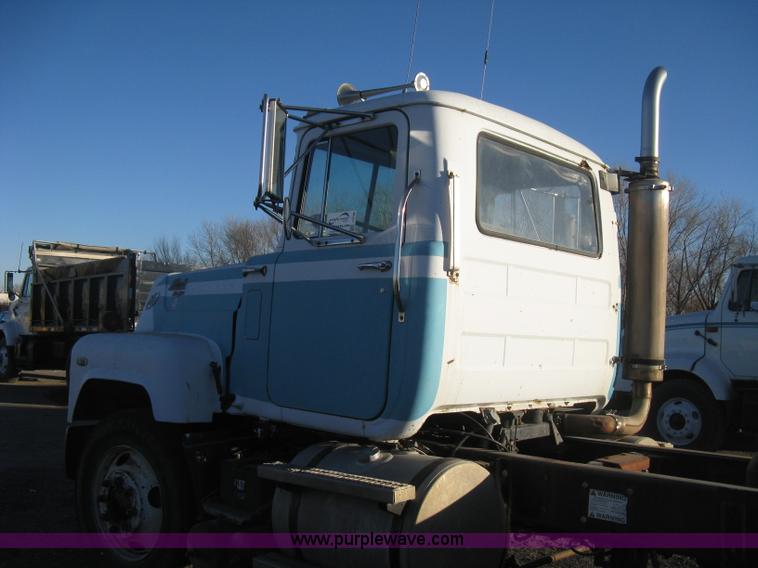 image for item I5746 1985 Mack RS688LST Value Liner cab and chassis