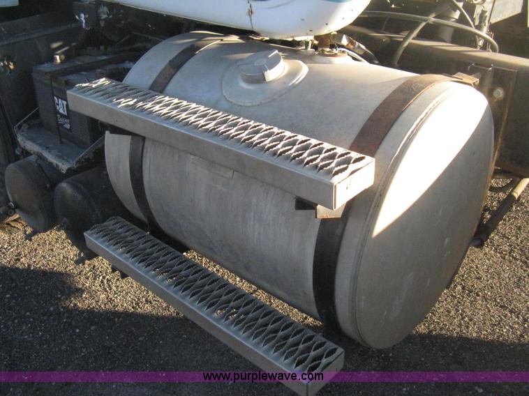 image for item I5746 1985 Mack RS688LST Value Liner cab and chassis