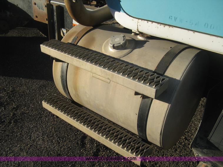 image for item I5746 1985 Mack RS688LST Value Liner cab and chassis