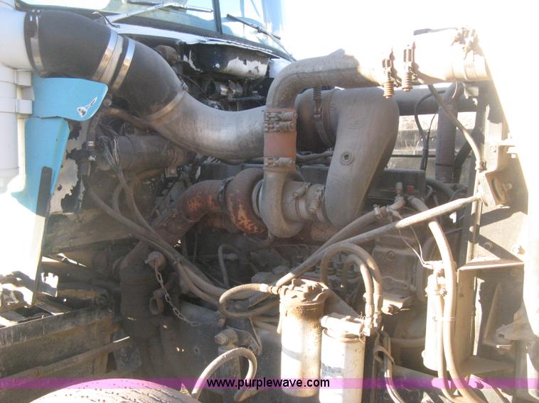 image for item I5746 1985 Mack RS688LST Value Liner cab and chassis