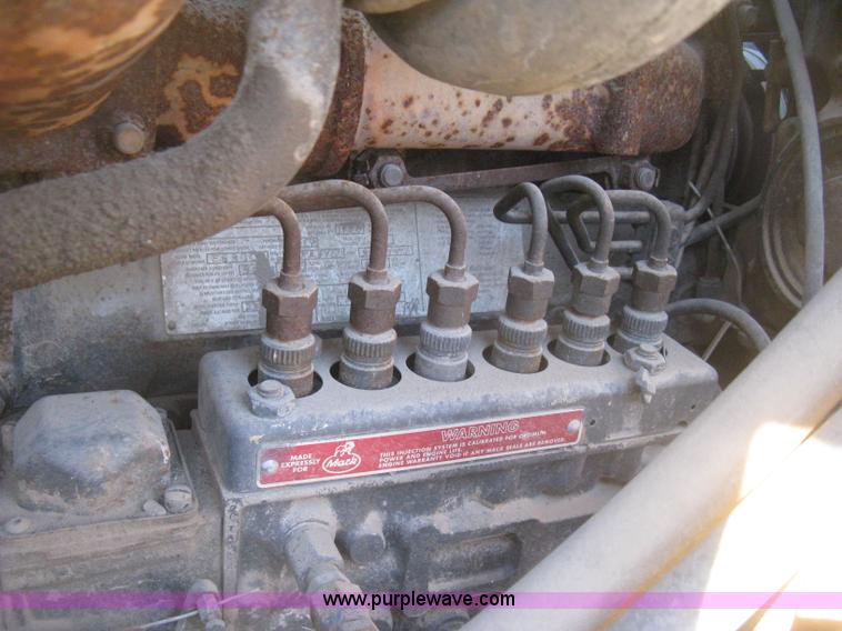 image for item I5746 1985 Mack RS688LST Value Liner cab and chassis