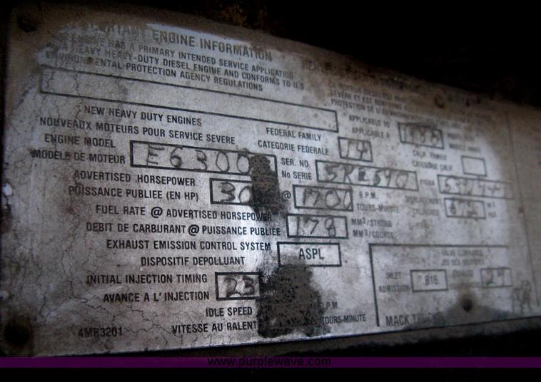 image for item I5746 1985 Mack RS688LST Value Liner cab and chassis