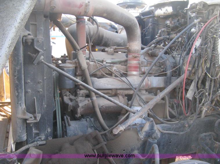 image for item I5746 1985 Mack RS688LST Value Liner cab and chassis