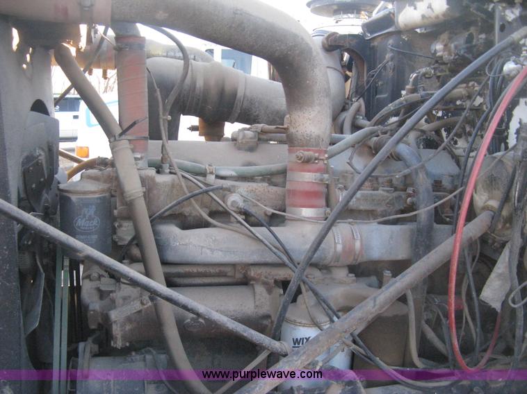 image for item I5746 1985 Mack RS688LST Value Liner cab and chassis