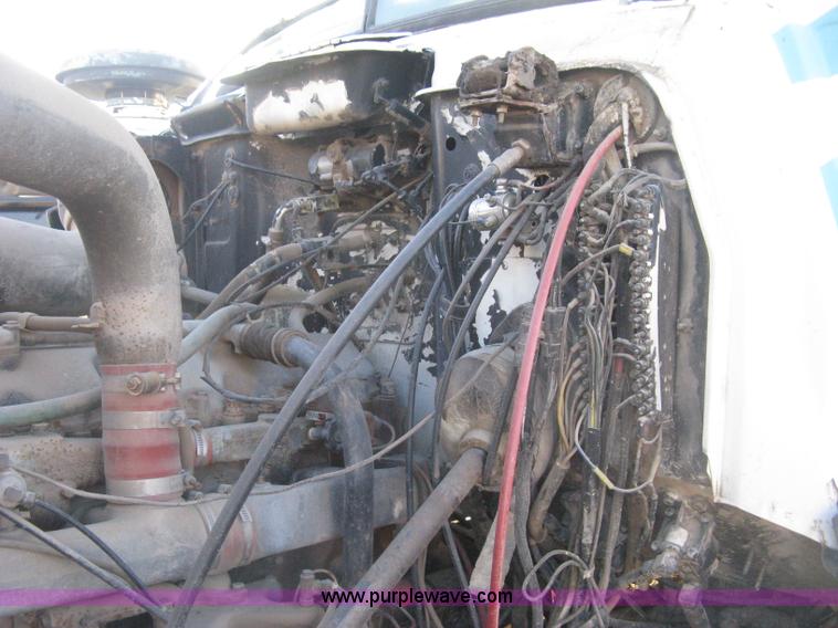 image for item I5746 1985 Mack RS688LST Value Liner cab and chassis