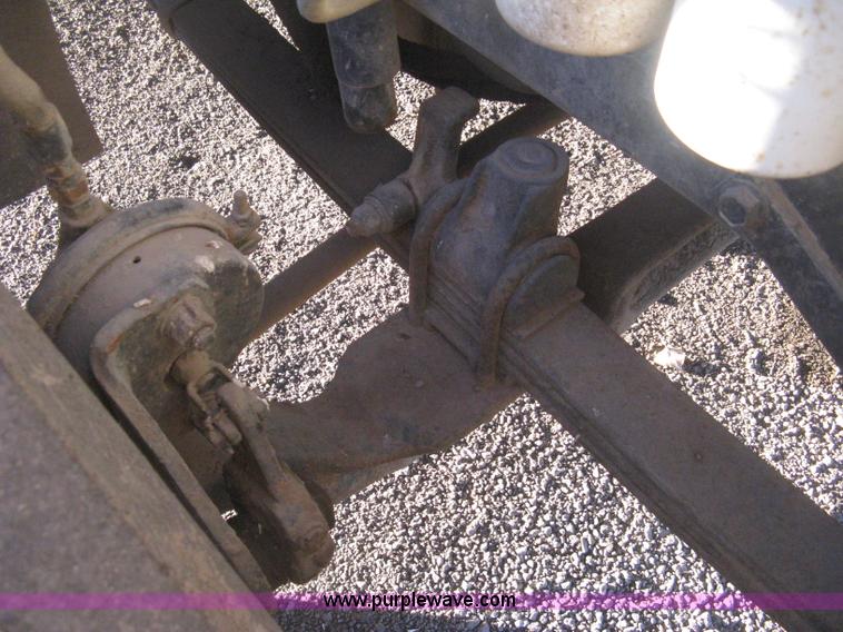 image for item I5746 1985 Mack RS688LST Value Liner cab and chassis