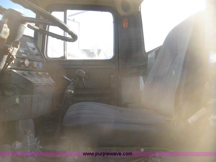 image for item I5746 1985 Mack RS688LST Value Liner cab and chassis