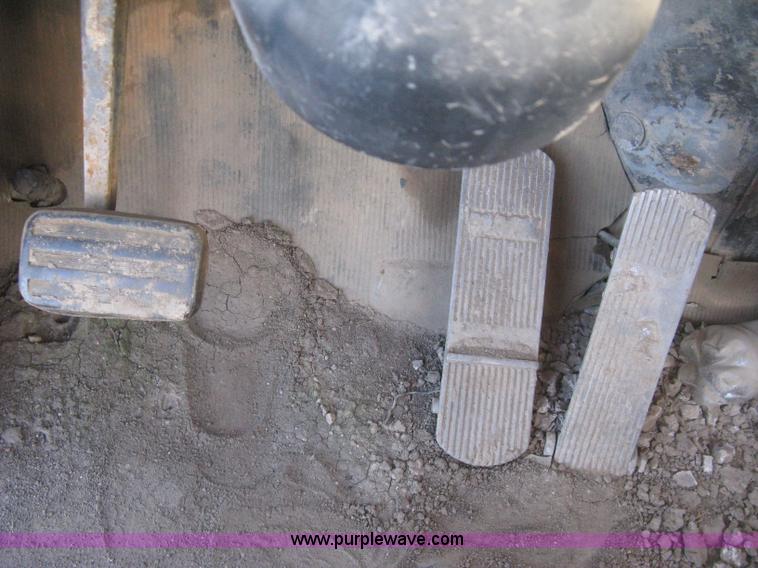 image for item I5746 1985 Mack RS688LST Value Liner cab and chassis