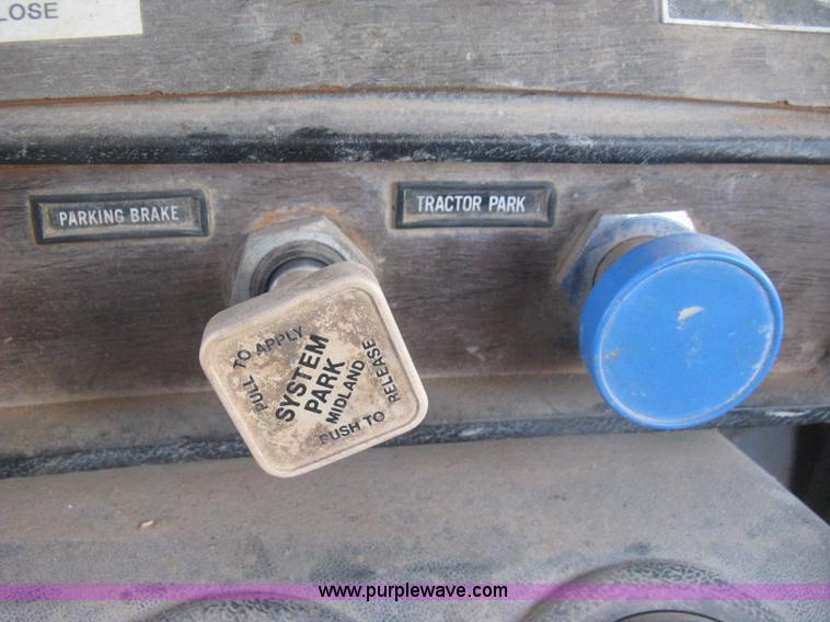 image for item I5746 1985 Mack RS688LST Value Liner cab and chassis