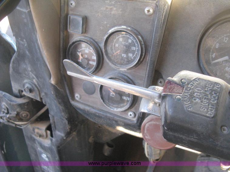 image for item I5746 1985 Mack RS688LST Value Liner cab and chassis