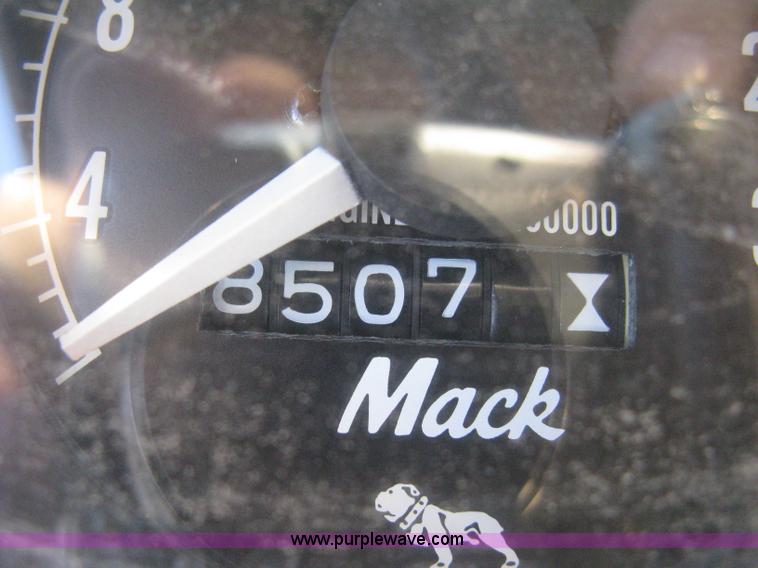 image for item I5746 1985 Mack RS688LST Value Liner cab and chassis