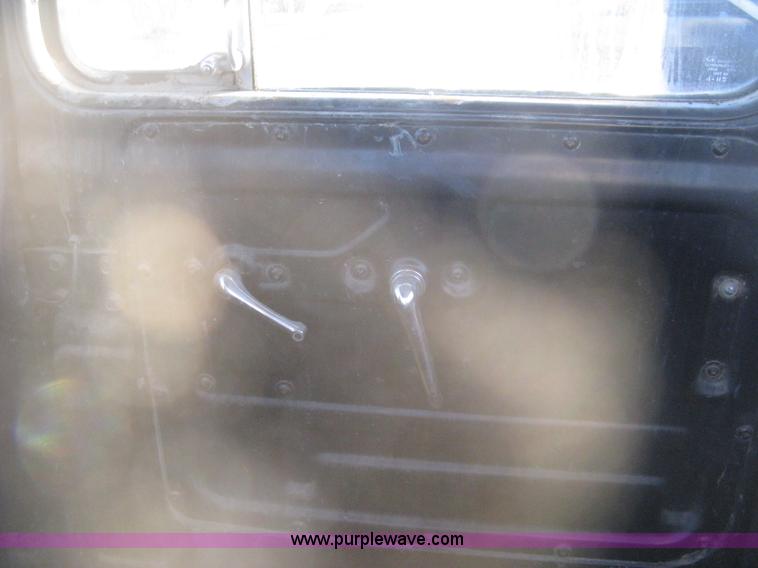 image for item I5746 1985 Mack RS688LST Value Liner cab and chassis