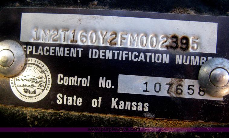 image for item I5746 1985 Mack RS688LST Value Liner cab and chassis