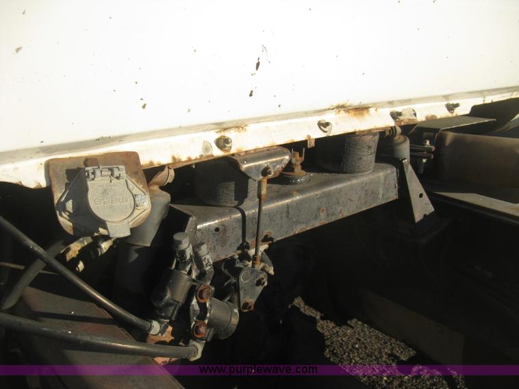 image for item I5746 1985 Mack RS688LST Value Liner cab and chassis