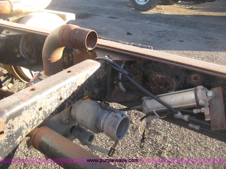 image for item I5746 1985 Mack RS688LST Value Liner cab and chassis