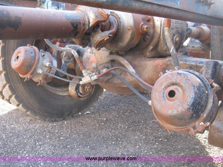 image for item I5746 1985 Mack RS688LST Value Liner cab and chassis