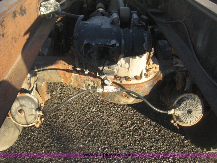 image for item I5746 1985 Mack RS688LST Value Liner cab and chassis