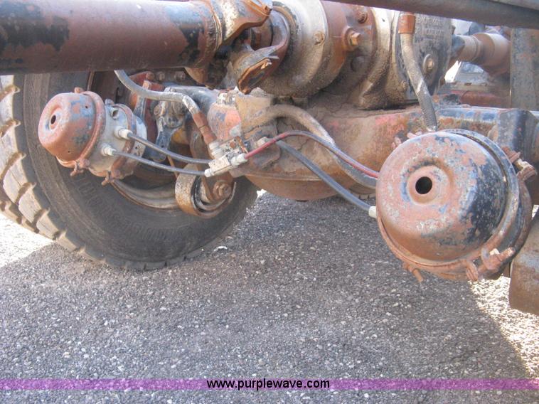 image for item I5746 1985 Mack RS688LST Value Liner cab and chassis