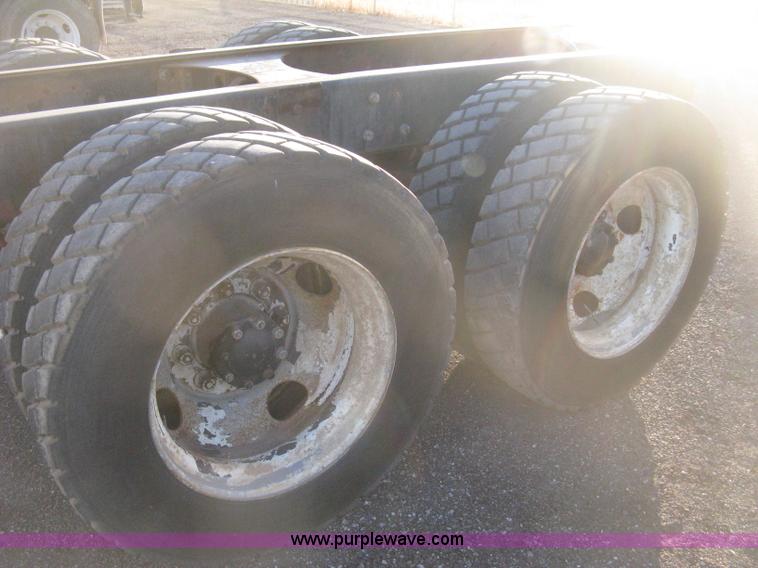 image for item I5746 1985 Mack RS688LST Value Liner cab and chassis