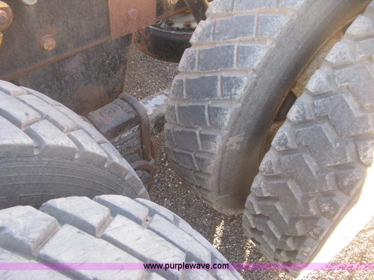 image for item I5746 1985 Mack RS688LST Value Liner cab and chassis