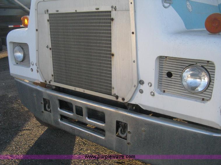 image for item I5746 1985 Mack RS688LST Value Liner cab and chassis