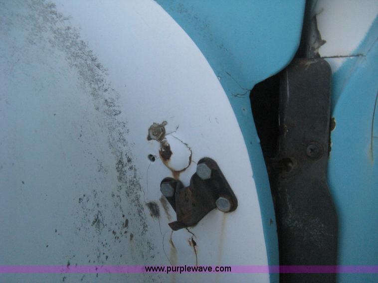 image for item I5746 1985 Mack RS688LST Value Liner cab and chassis