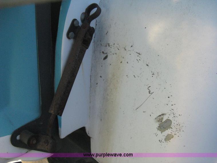 image for item I5746 1985 Mack RS688LST Value Liner cab and chassis