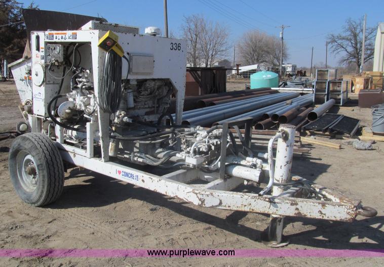 image for item I7224 1994 Schwing BPA750D-18R concrete pump