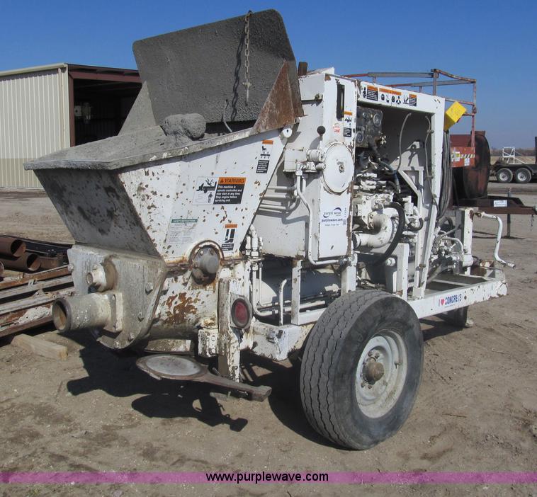 image for item I7224 1994 Schwing BPA750D-18R concrete pump