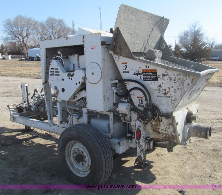 image for item I7224 1994 Schwing BPA750D-18R concrete pump