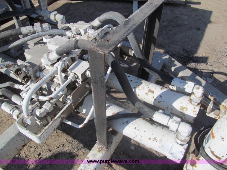 image for item I7224 1994 Schwing BPA750D-18R concrete pump