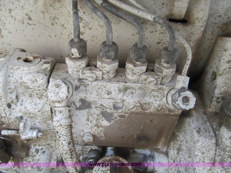 image for item I7224 1994 Schwing BPA750D-18R concrete pump