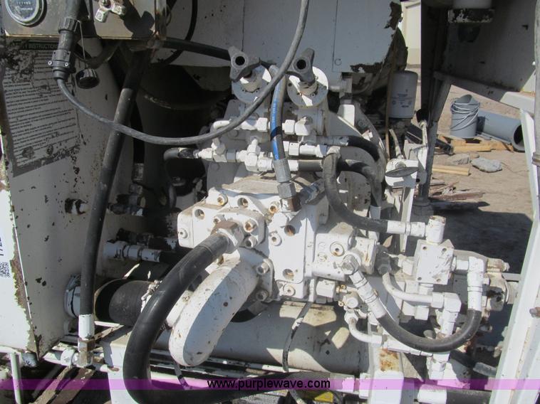 image for item I7224 1994 Schwing BPA750D-18R concrete pump