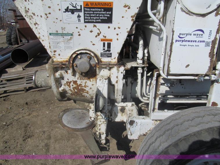 image for item I7224 1994 Schwing BPA750D-18R concrete pump