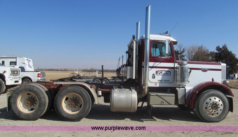 image for item I7228 1983 Peterbilt 359 semi truck