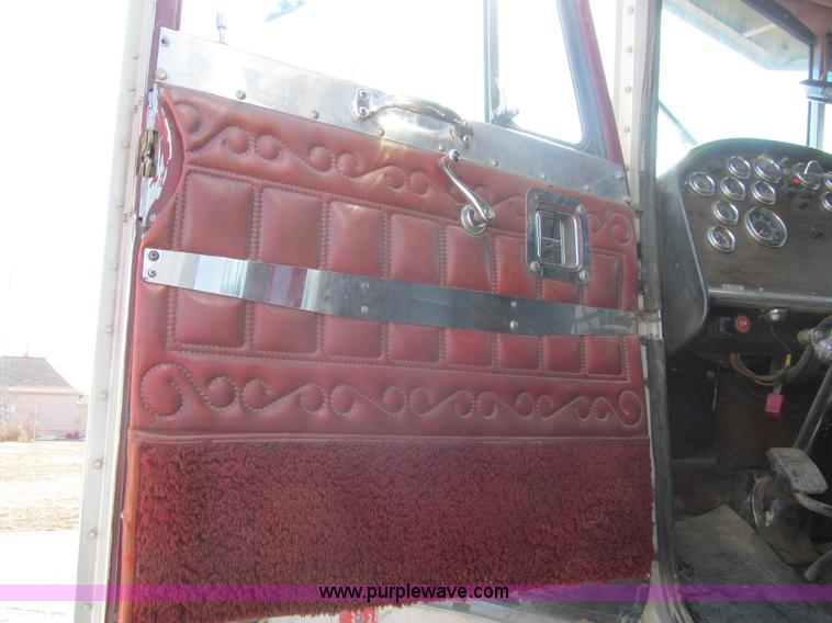 image for item I7228 1983 Peterbilt 359 semi truck