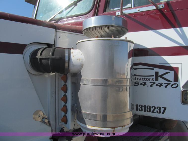 image for item I7228 1983 Peterbilt 359 semi truck