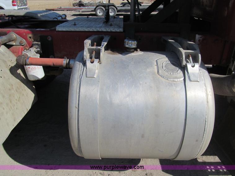 image for item I7228 1983 Peterbilt 359 semi truck