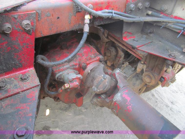 image for item I7228 1983 Peterbilt 359 semi truck