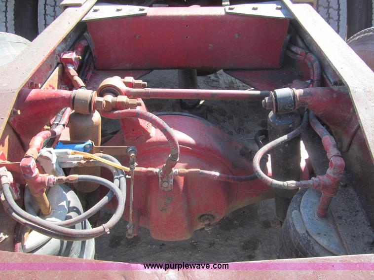 image for item I7228 1983 Peterbilt 359 semi truck