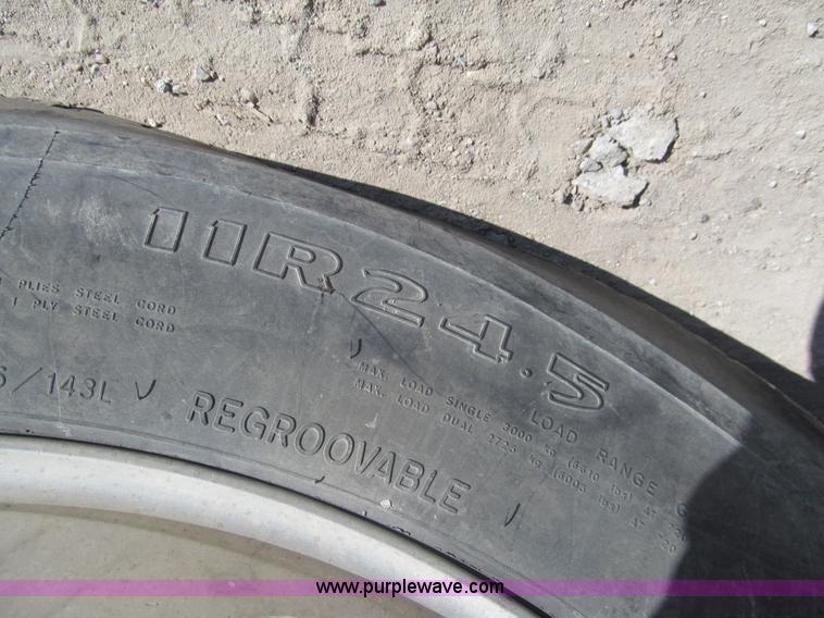 image for item I7228 1983 Peterbilt 359 semi truck